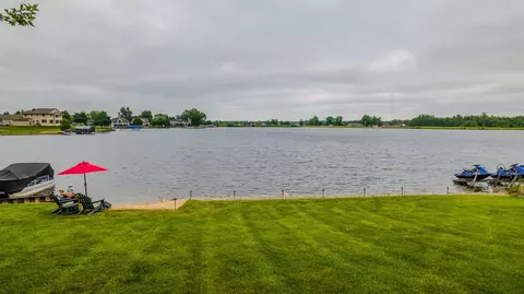 1621 Manchester, Gladwin, MI 48624 photo 3
