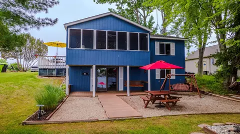 1621 Manchester, Gladwin, MI 48624 photo 7