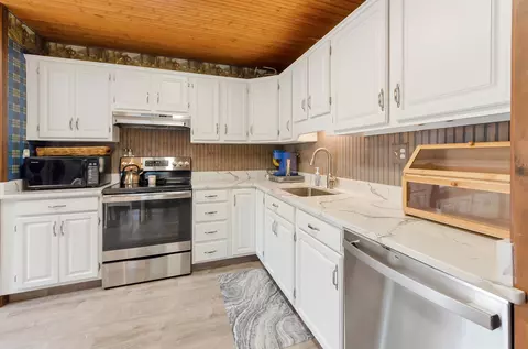 1621 Manchester, Gladwin, MI 48624 photo 25
