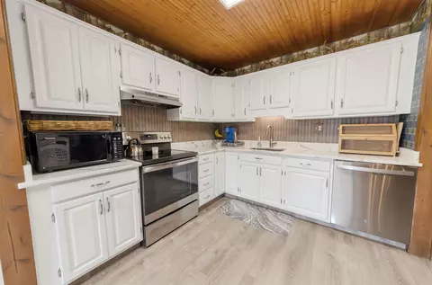 1621 Manchester, Gladwin, MI 48624 photo 23