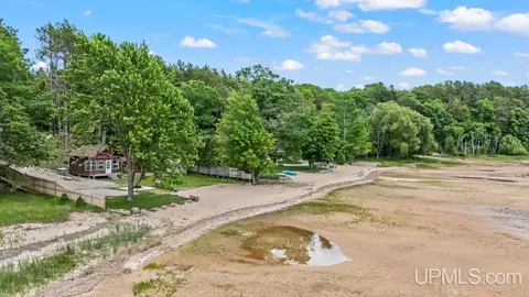 8321 Garth Point 2525, Rapid River, MI 49878
