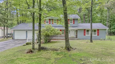 7224 Lake Bluff 194, Gladstone, MI 49837