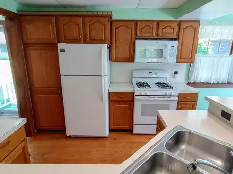 Kitchen - 4511 W Salisbury, Gladwin, MI 48624 photo 5 of 6
