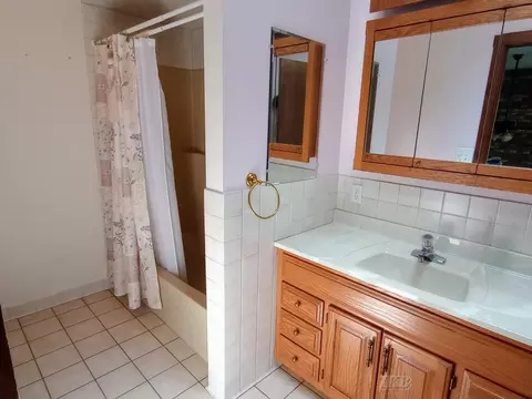 Bath - 4511 W Salisbury, Gladwin, MI 48624 photo 4 of 6