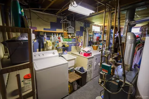 924 Maas, Negaunee, MI 49866 photo 40