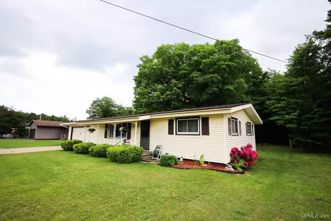 924 Maas, Negaunee, MI 49866 photo 4