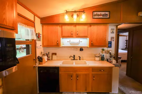 924 Maas, Negaunee, MI 49866 photo 23