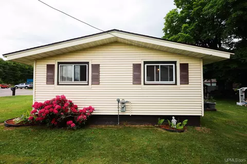 924 Maas, Negaunee, MI 49866 photo 8