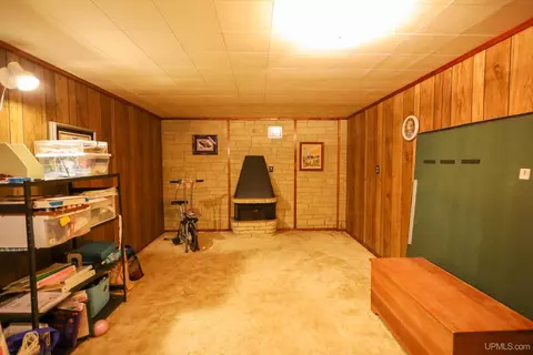 924 Maas, Negaunee, MI 49866 photo 35