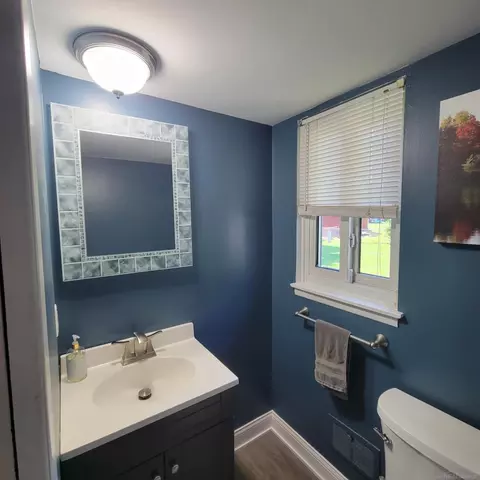 Bath - 73699 Franklin, Armada, MI 48005 photo 1 of 2