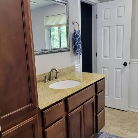 Bath - 73699 Franklin, Armada, MI 48005 photo 2 of 2