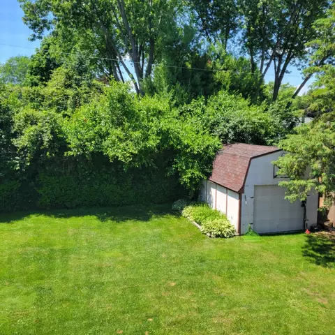 Exterior - 73699 Franklin, Armada, MI 48005 photo 5 of 6