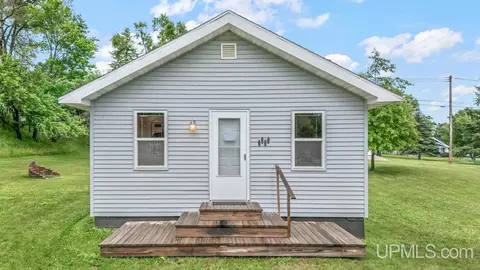 305 Case, Kingsford, MI 49802