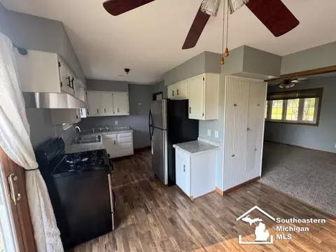 Kitchen - 13091 Rosedale, Carleton, MI 48117 photo 1 of 1
