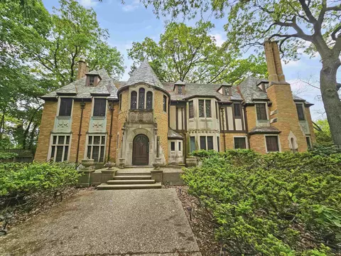 17325 Pontchartrain, Highland Park, MI 48203