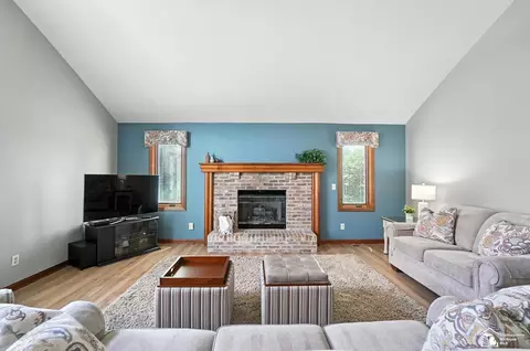 7369 Apple Grv, Temperance, MI 48182 photo 6