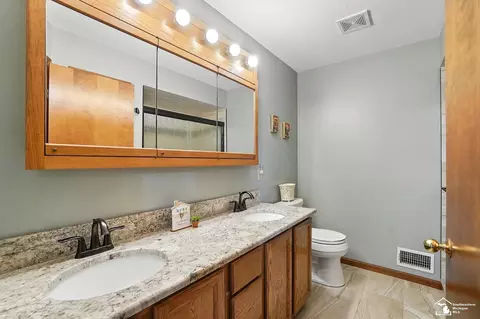 7369 Apple Grv, Temperance, MI 48182 photo 19