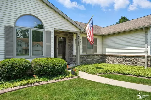7369 Apple Grv, Temperance, MI 48182 photo 2