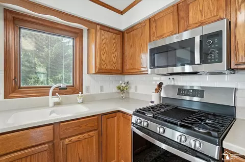 7369 Apple Grv, Temperance, MI 48182 photo 13