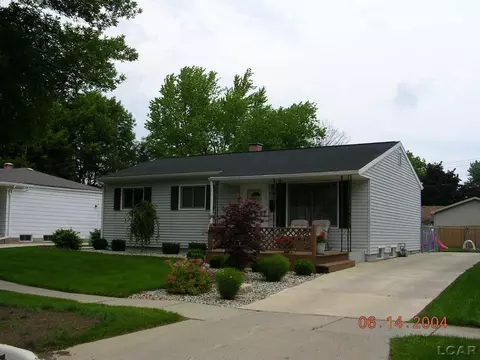 1504 Canterbury, Adrian, MI 49221
