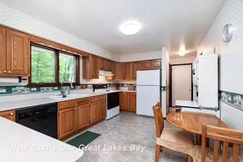 13840 Dice, Hemlock, MI 48626 photo 9