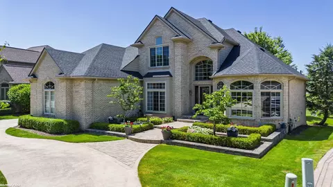 56661 Aberdeen, Shelby Township, MI 48316