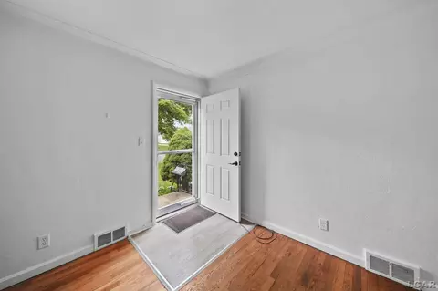 Entry Way - 309 E Logan, Tecumseh, MI 49286 photo 1 of 2