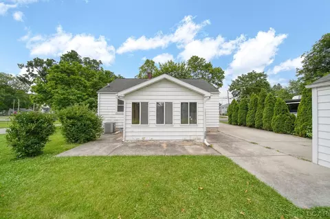 Exterior - 309 E Logan, Tecumseh, MI 49286 photo 6 of 12