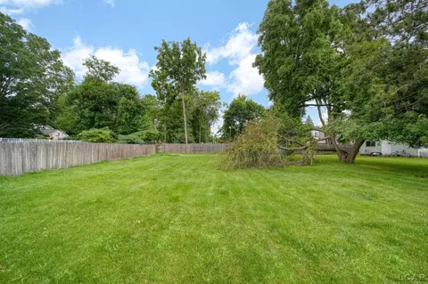 Exterior - 309 E Logan, Tecumseh, MI 49286 photo 8 of 12