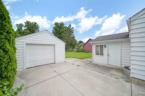 Exterior - 309 E Logan, Tecumseh, MI 49286 photo 3 of 12