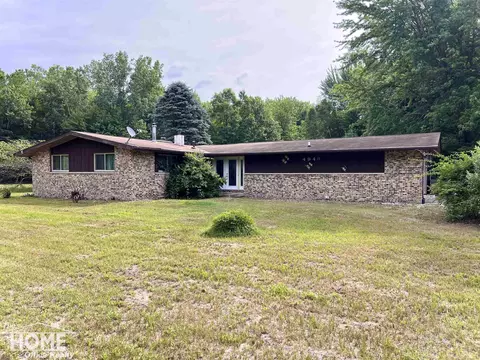 4949 S Iva, Merrill, MI 48637