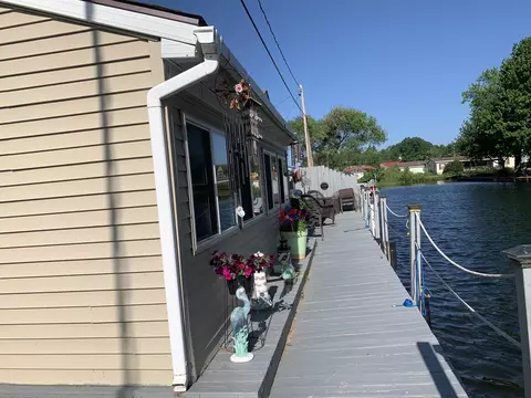 8820 W Houghton Lk, Houghton Lake, MI 48629