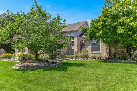 47355 Circle Crst, Utica, MI 48315