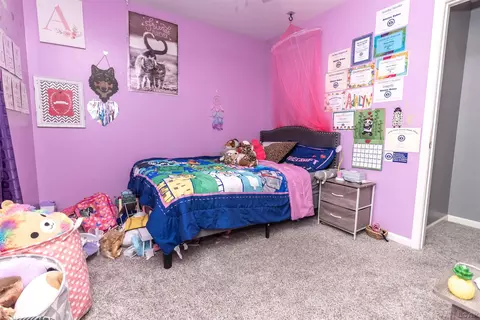 Bedroom - 3193 Beaver Crk, Adrian, MI 49221 photo 5 of 6