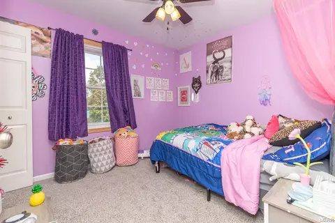 Bedroom - 3193 Beaver Crk, Adrian, MI 49221 photo 4 of 6