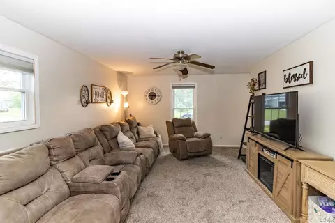 Living - 3193 Beaver Crk, Adrian, MI 49221 photo 1 of 2