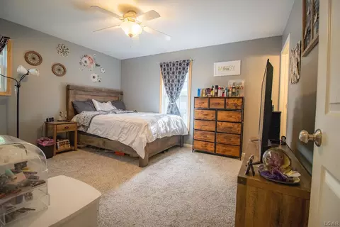 Bedroom - 3193 Beaver Crk, Adrian, MI 49221 photo 1 of 6