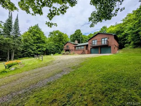 312 Bates Amasa, Iron River, MI 49935