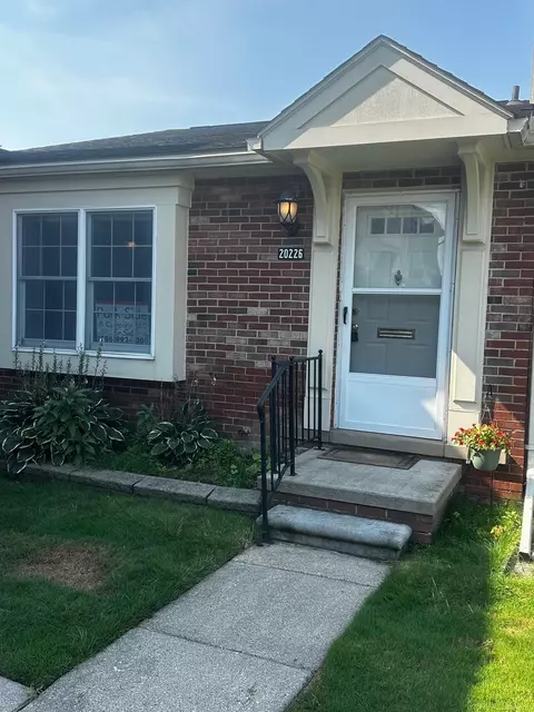 20226 S Great Oaks, Clinton Township, MI 48036