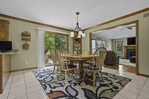 Dining - 49638 Streamwood, Macomb, MI 48044 photo 1 of 2