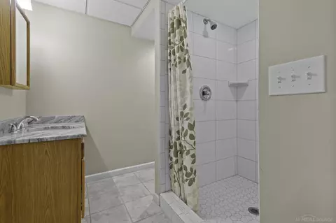 Bath - 49638 Streamwood, Macomb, MI 48044 photo 4 of 4