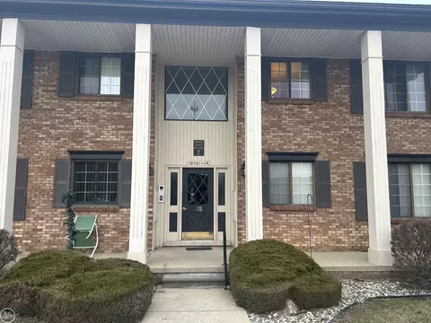 19705 Ridgemont #19, Saint Clair Shores, MI 48080