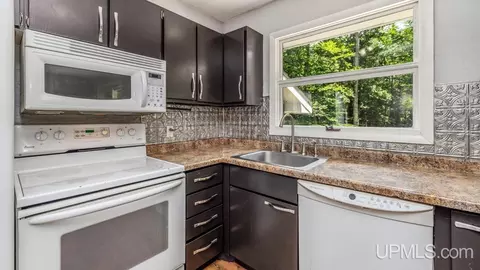 Kitchen - 5006 L75, Escanaba, MI 49829 photo 2 of 3