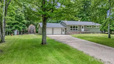 Exterior - 5006 L75, Escanaba, MI 49829 photo 2 of 9