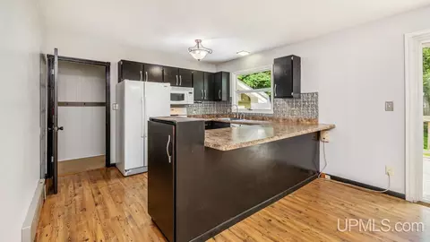 Kitchen - 5006 L75, Escanaba, MI 49829 photo 1 of 3