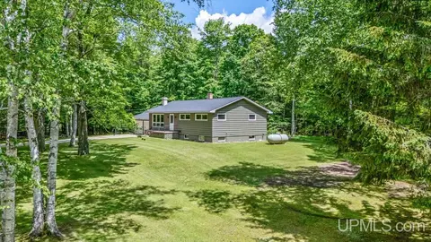 Exterior - 5006 L75, Escanaba, MI 49829 photo 3 of 9