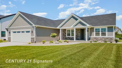 10464 Laurel Woods, Freeland, MI 48623