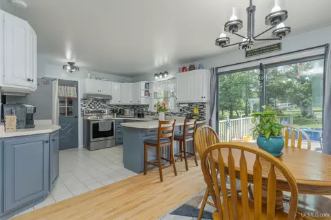 604 Cherry, Iron River, MI 49935 photo 6