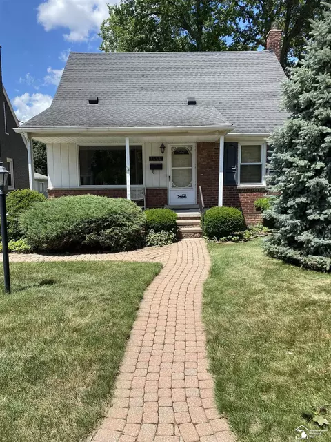 1554 Hollywood, Dearborn, MI 48124