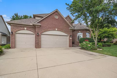 48199 Village, Macomb, MI 48044 photo 4